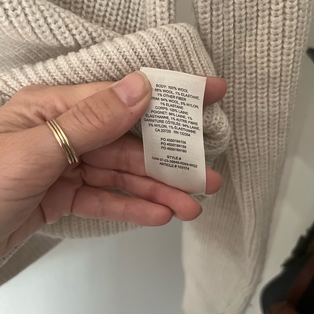 Aritzia wool turtleneck - Picture 7 of 7